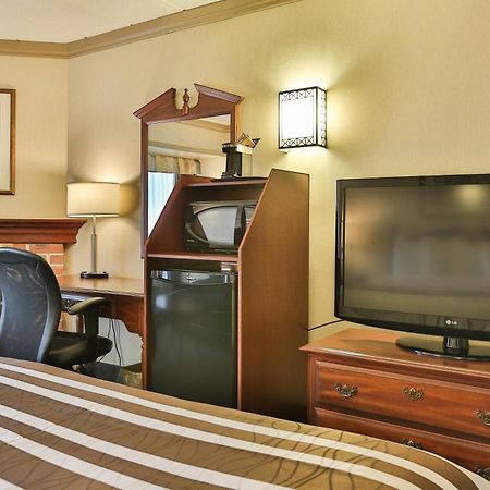เบสต์ เวสเทิร์น แบรนต์ฟอร์ด โฮเต็ลแอนด์คอนเฟอเรนซ์ เซ็นเตอร์ Hotel Brantford ภายนอก รูปภาพ